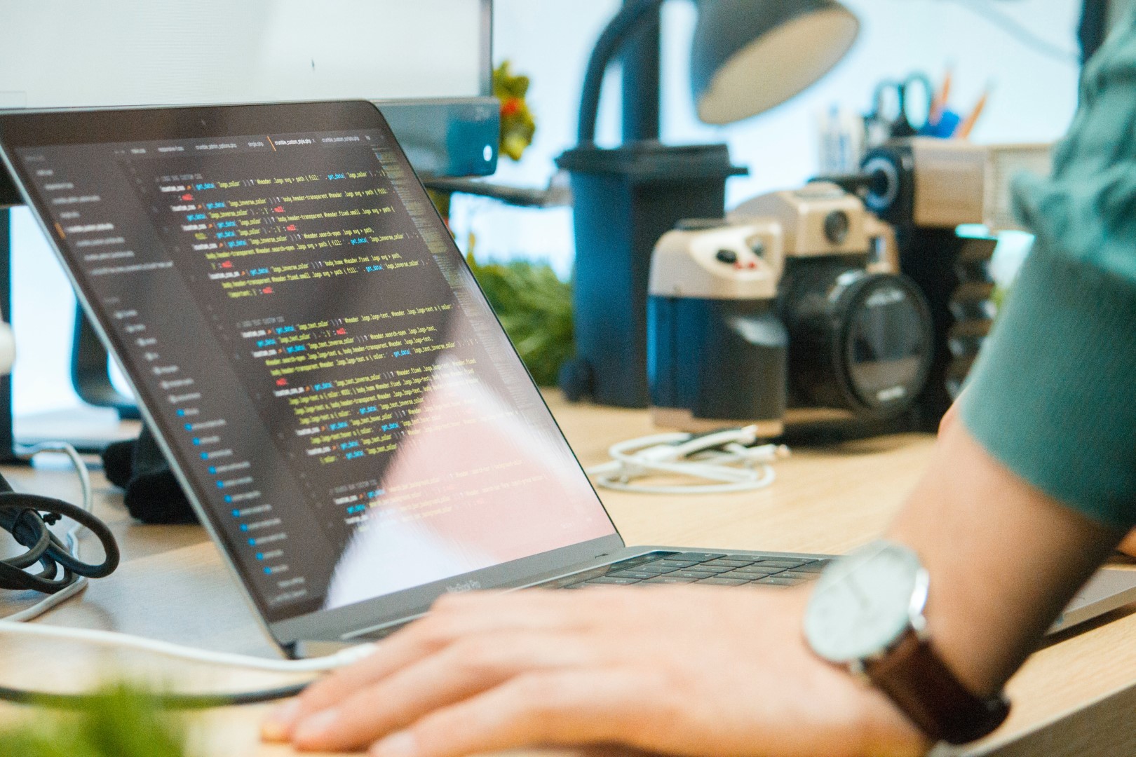 fatos-bytyqi-Agx5_TLsIf4-unsplash fatos bytyqi Agx5 TLsIf4 unsplash AI-Driven Self-Service Portals,AI-Powered Customer Service,Enhanced User Experiences with AI,Intelligent Automation for Portals AI-Driven Self-Service Portals
